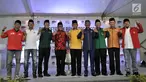 Sembilan sekjen partai politik pendukung Jokowi foto bersama usai bertemu dengan ketua dan komisioner KPU, Jakarta, Selasa (7/8). Kedatangan 9 sekjen tersebut untuk berkonsultasi terkait pendaftaran Capres dan Wapres. (Merdeka.com/Iqbal S. Nugroho)