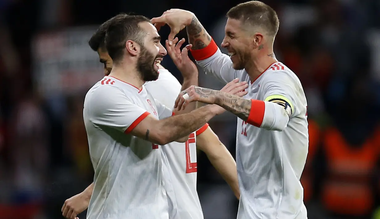 Sergio Ramos melakukan debut bersama timnas senior Spanyol pada 2005 saat melawan China di Salamanca.  (AP/Paul White)