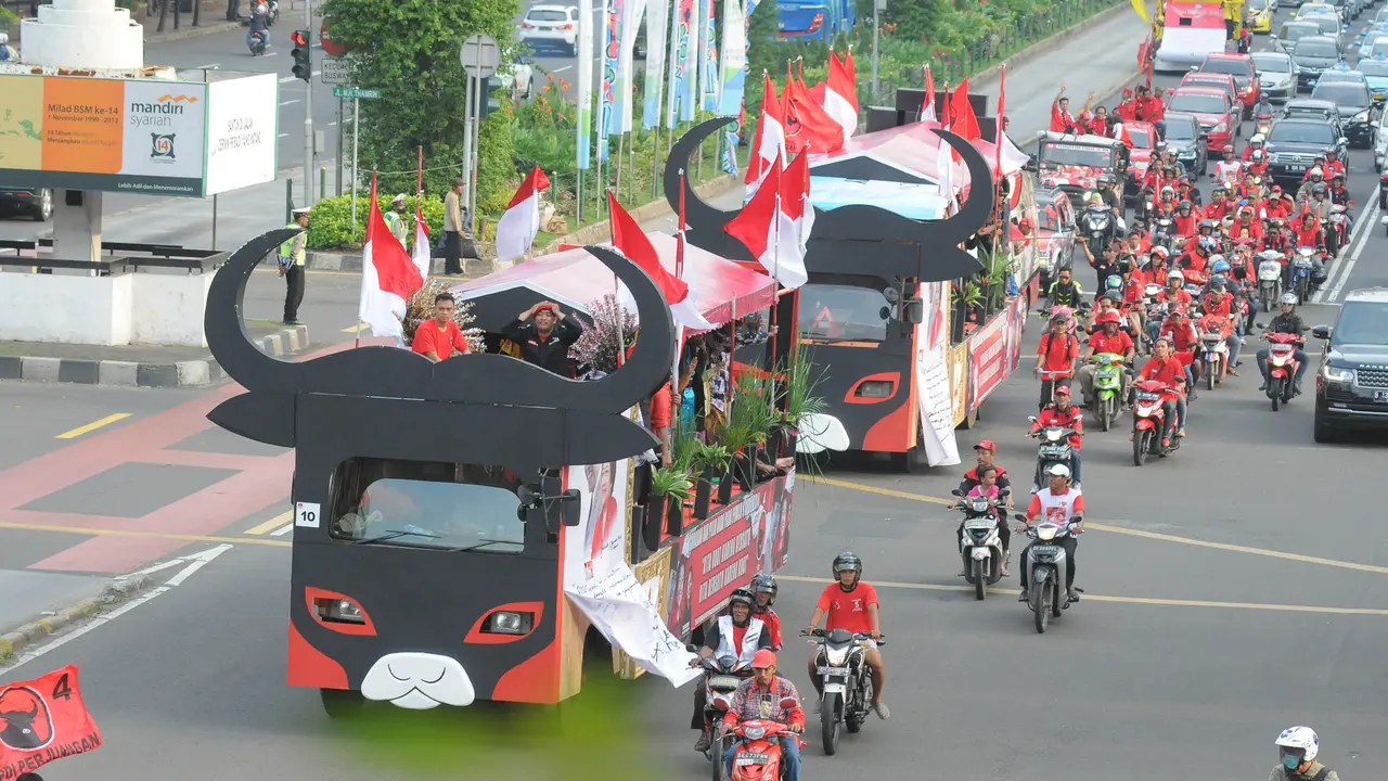 [FOTO] Semarak Pawai Kendaraan Hias Milik Partai Politik