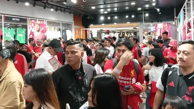 Liverpool FC Legends Meet & Greet With Liverpool FC Legends: Sami Hyypia and Natasha Dowie.