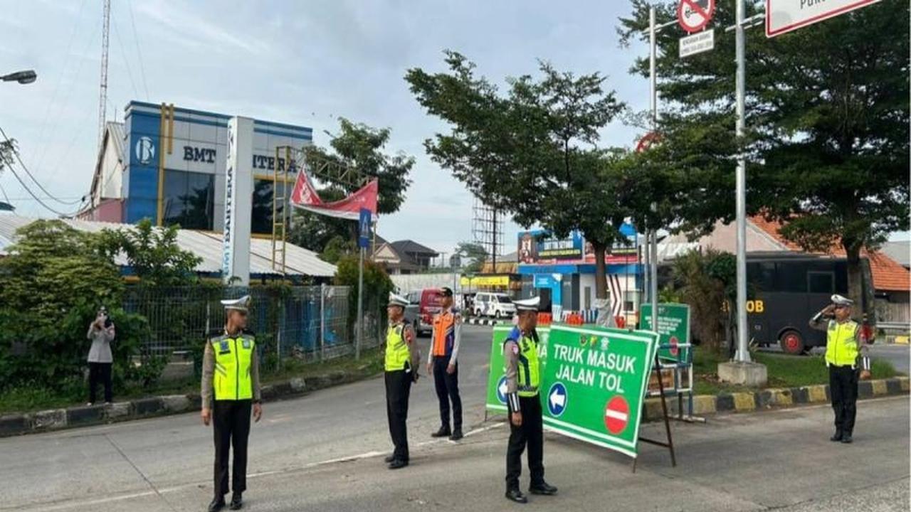 Trivia Lalu Lintas: Polres Pekalongan Kota Batasi Kendaraan Sumbu Tiga, Apa Tujuannya?