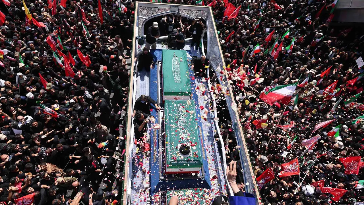 Jutaan Pelayat Antar Ali Khamenei Menuju Peristirahatan Terakhir