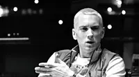 Kecanduan narkoba memang tengah menjadi ancaman bagi anak muda. Namun Eminem punya tips yang unik untuk melawannya.