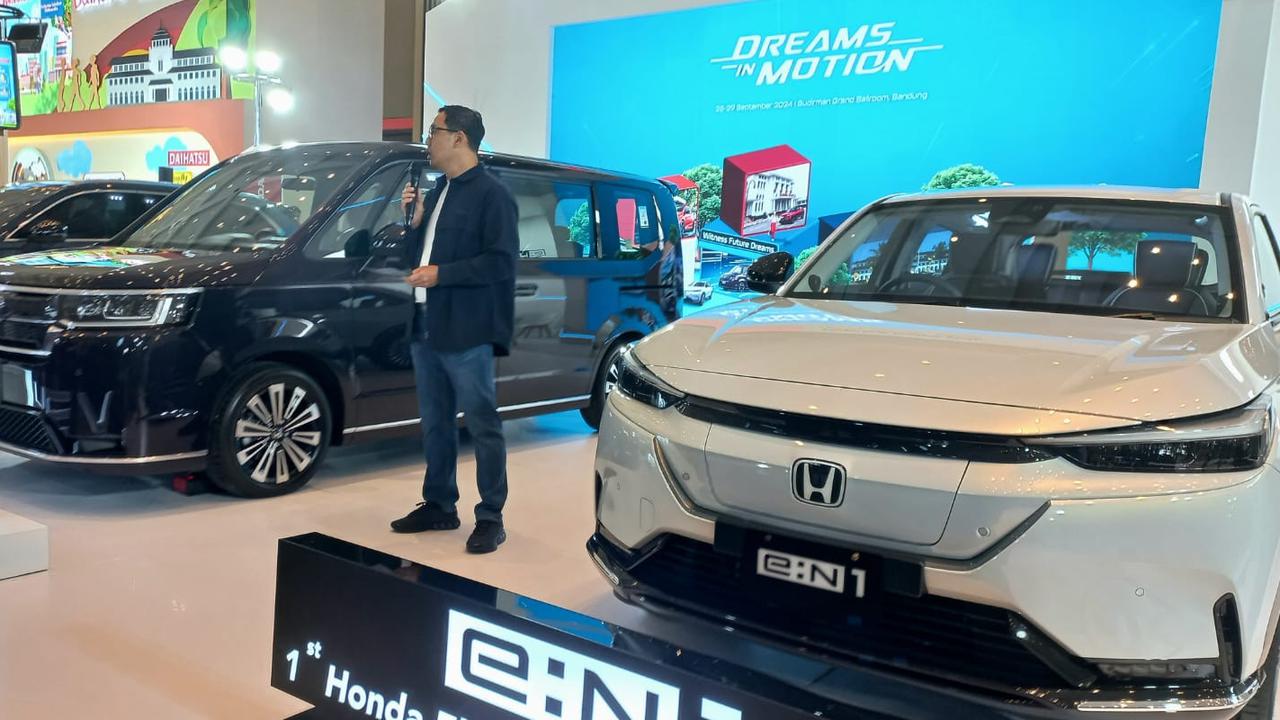 Honda Stepwgn e:HEV dan e:N1 Memperkenalkan Diri untuk Pertama Kalinya di GIIAS Bandung 2024.