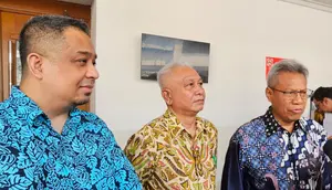 Kelompok akademisi yang terdiri dari Lembaga Konsultasi dan Bantuan Hukum (LKBH) Universitas Proklamasi 45 Jogjakarta dan Pusat Kajian Ketahanan Energi Indonesia (PKKEI) menyerahkan amicus curiae atau sahabat pengadilan ke Pengadilan Tindak Korupsi (Tipikor) pada Pengadilan Negeri Jakarta Pusat.