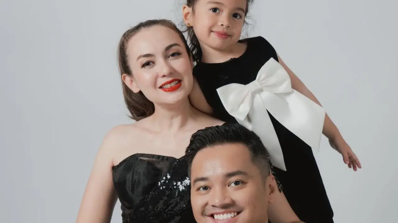 Konten Rianti Cartwright & Suami Tunjukkan Bagaimana Digital Bisa Merangkul Semua Generasi (Instagram/@riantic)
