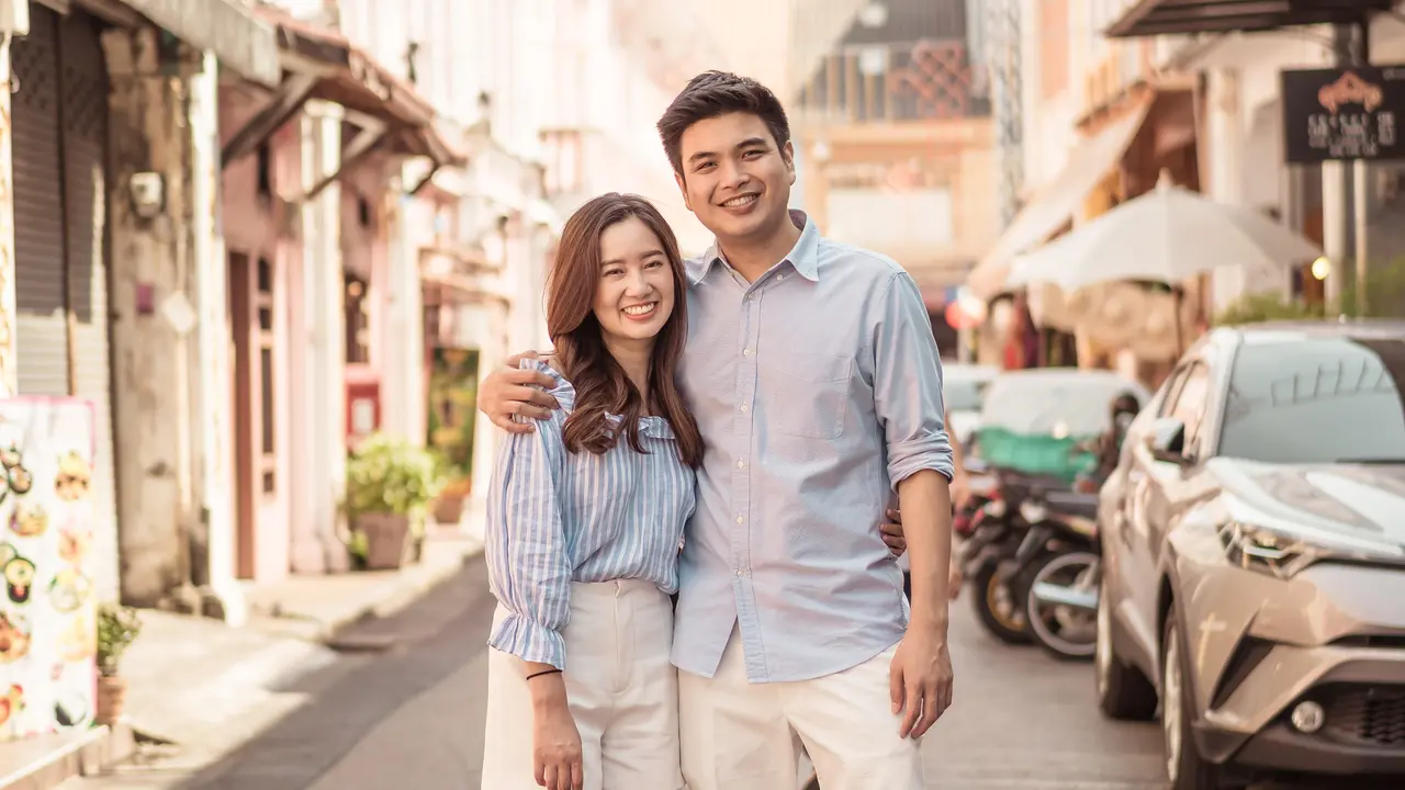 perempuan dan pasangan 28 agustus portrait