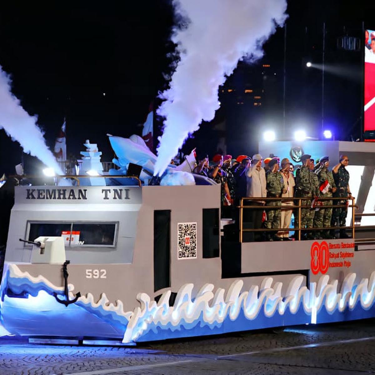 Potret Karnaval Kemhan dan TNI Meriahkan Pesta Rakyat HUT ke-80 RI