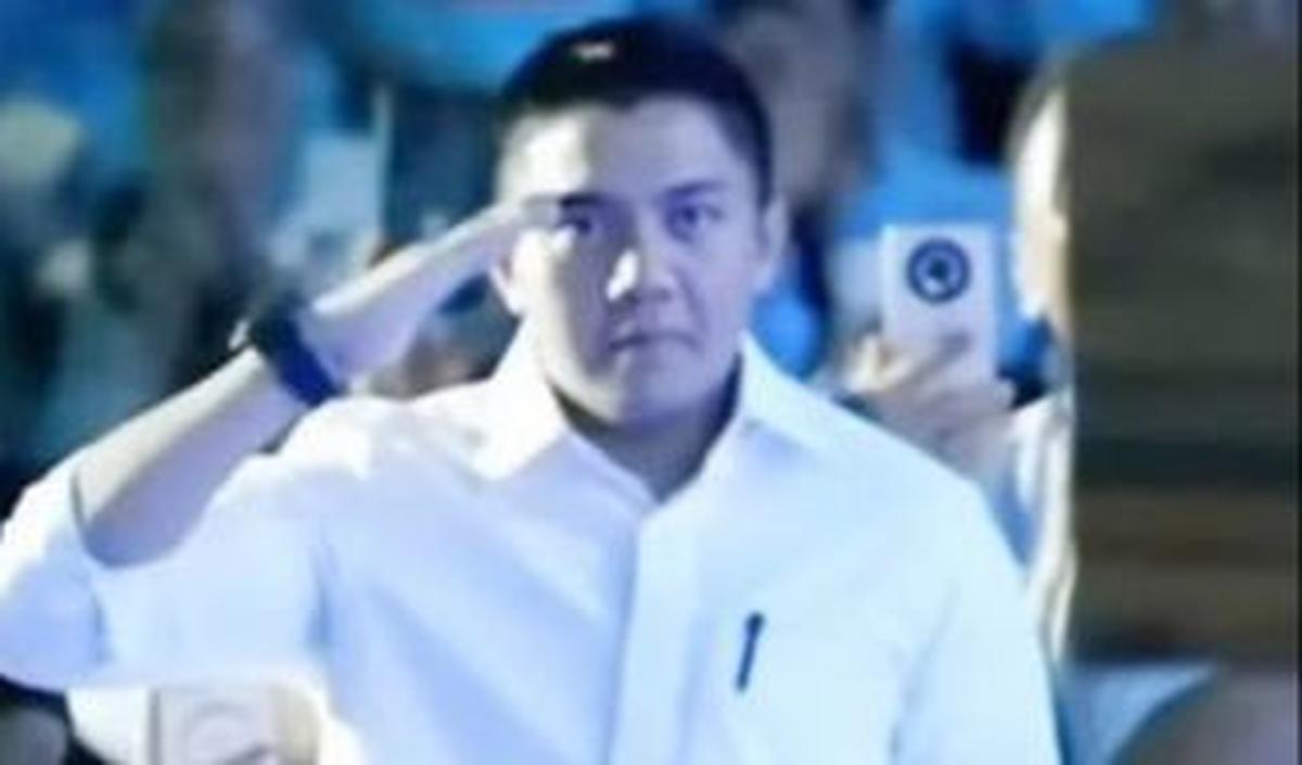 "Untung dia masih aktif kalau enggak dia yang nyapres nanti," kata Prabowo.
