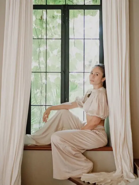 Bahkan ada yang memuji kecantikan Wulan Guritno mirip Putri Jasmine. (Instagram/wulanguritno).