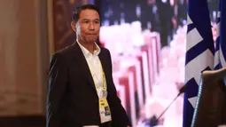 Sekjen PSSI 2021-2023 Yunus Nusi, memberi keterangan pers usai Kongres Luar Biasa (KLB) PSSI di Hotel Shangri-La, Jakarta Pusat, Kamis (16/2/2023). Yunus Nusi mundur sebagai Sekjen periode 2023-2027. (Bola.com/M Iqbal Ichsan)