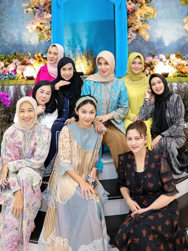 8 Potret Artis Sinetron Era 90-an Buka Puasa Bersama, Kompak Tampil Memesona