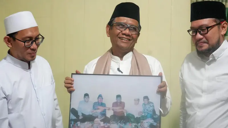 Saat Mahfud Md Mengenang Gus Dur dan Kiai Langitan