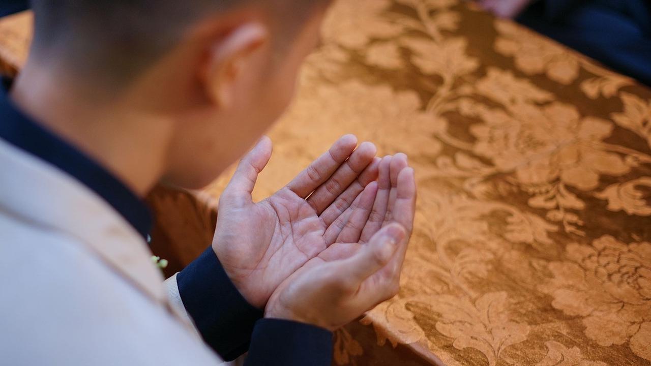 Doa Setelah Sholat Hajat, Lengkap dengan Niat dan Zikirnya