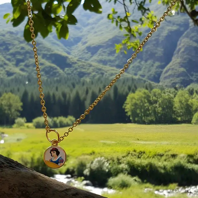 Kalung Dengan Desain Karakter Film Disney/Meta AI