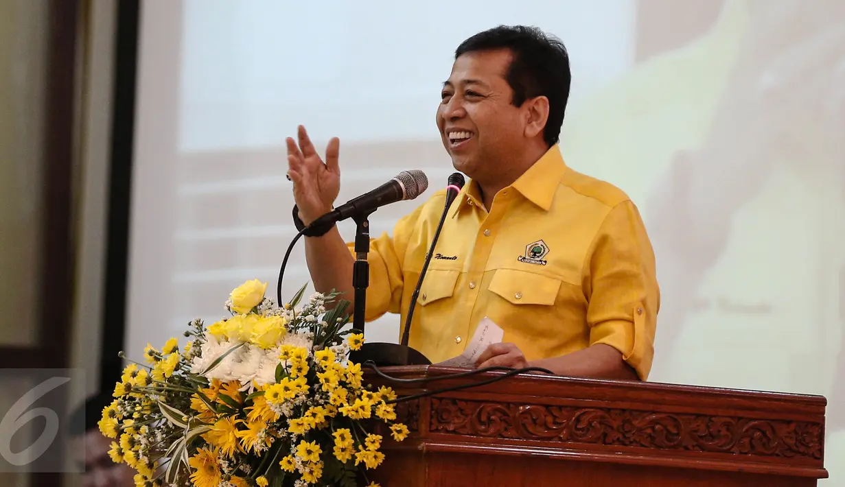  Ketua Umum Partai Golkar Setya Novanto berpidato saat Musda DPD Partai Golkar DKI Jakarta di Jakarta, (19/6). Musda memiliki agenda mendeklarasikan secara resmi dukungan Golkar terhadap Gubernur DKI Jakarta Basuki T Purnama. (Liputan6.com/Faizal Fanani)