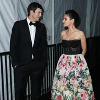 Mila Kunis dan Ashton Kutcher (FOTO: Splashnews)