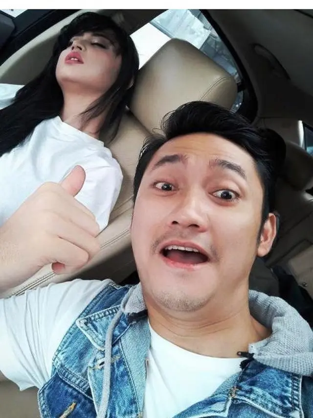 Potret Seleb Saat Tidur Mangap, Tetap Cantik dan Mempesona