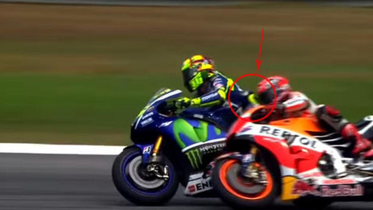 Valentino Rossi - Marc Marquez (2015)