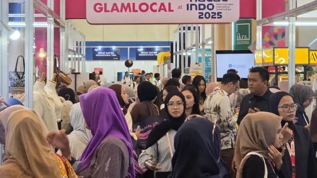 Ini 8 Item yang Wajib Dimiliki Hijabers Produktif Agar Selalu Stylish!