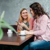 Berbagai informasi seputar dunia perempuan bisa kamu dapatkan hanya dengan bergabung ke grup WhatsApp Fimelahood Surabaya dan sekitarnya. (Foto: Анастасия Гепп from Pixabay)