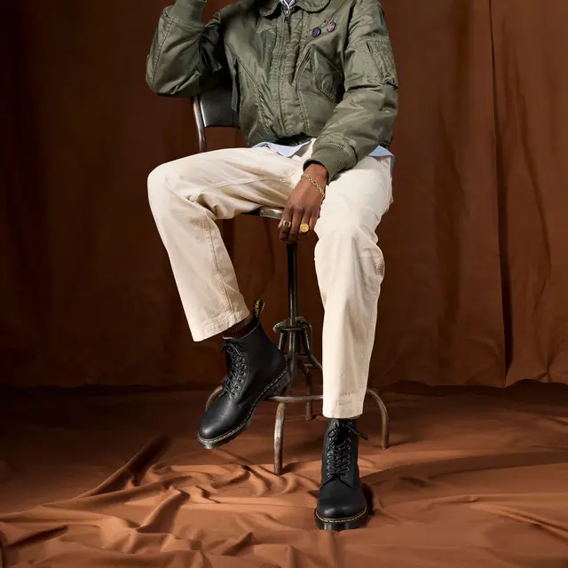 Dr. Martens telah menjadi ikon dalam dunia alas kaki.