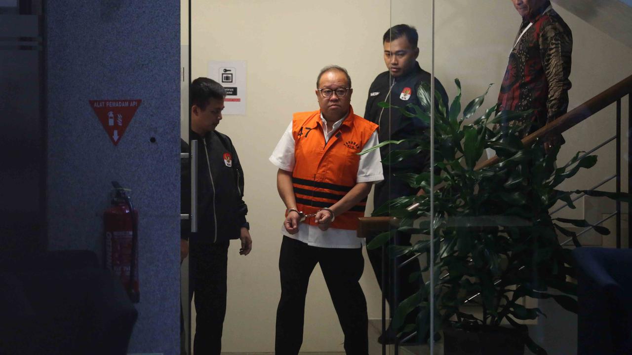 FOTO: KPK Tahan Hendarto, Bos Grup Bara Jaya Utama dalam Kasus Dugaan Korupsi Kredit LPEI Rp 11 Triliun