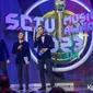 SCTV kembali menggelar ajang tahunan untuk memberikan penghargaan untuk insan musik Tanah Air. Malam puncak SCTV Music Awards 2023 itu dipandu oleh Raffi Ahmad, Ben Kasyafani dan Ruben Onsu di gelar Selasa (9/5/2023) malam di Studio Emtek City, Daan Mogot, Jakarta Barat. Berikut beberapa potret para peraih penghargaan. [Foto: Muhammad Akrom Sukarya/© KapanLagi.com]