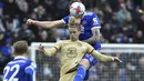 <p>Pemain Leicester Cityu, Harry Souttar berebut bola dengan gelandang Chelsea, Mykhaylo Mudryk pada pertandingan lanjutan Liga Inggris di stadion King Power di Leicester, Inggris, Minggu (12/3/2023). Hasil ini membuat Chelsea masih menempati peringkat ke-10 klasemen dengan raihan 37 poin dari 26 laga. (AP Photo/ Rui Vieira)</p>