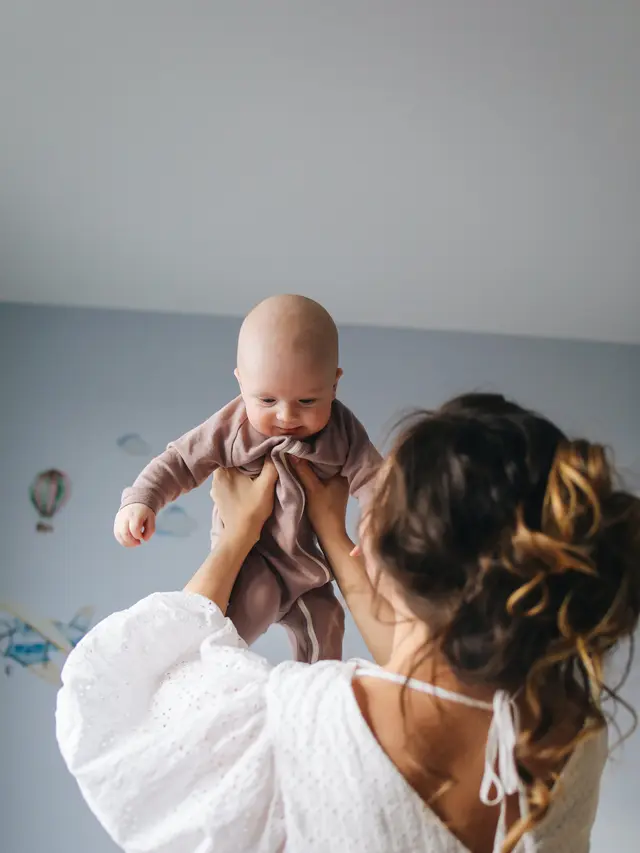 Cara Mengatasi Bintik Merah pada Kulit Bayi