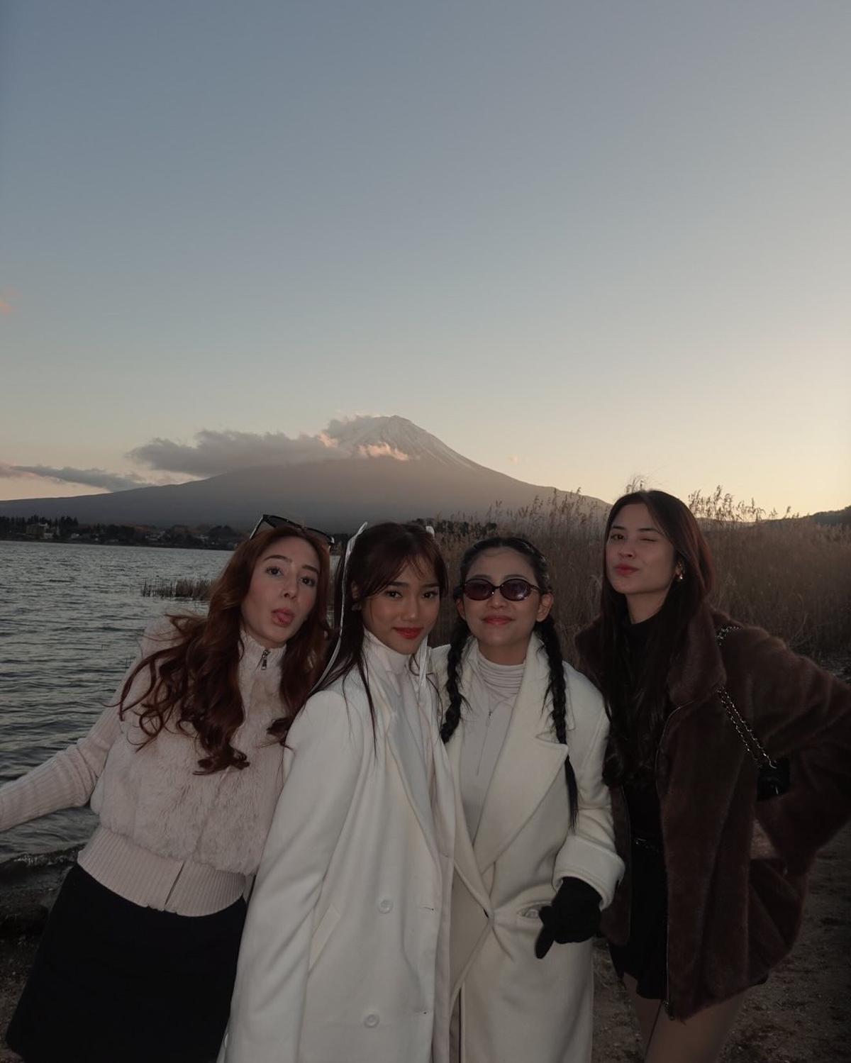 Potret Geng Rachel Vennya dan Fuji Liburan Bareng ke Jepang, Disebut Vibes Wanita Mahal