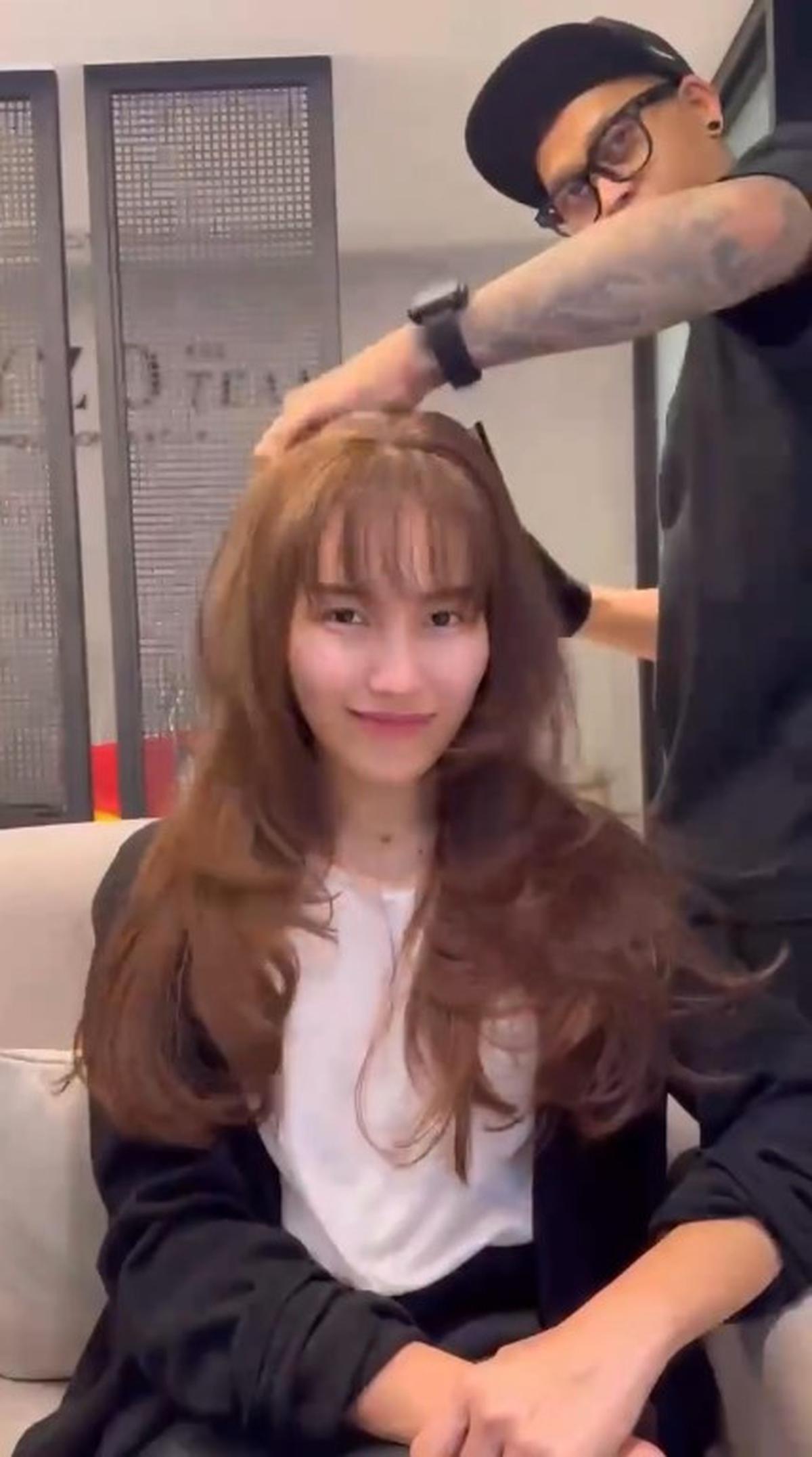 Tahun Baru Warna Baru, Ini 7 Potret Penampilan Ayu Ting Ting Usai Ubah Gaya Rambut
