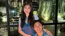Tahun 2024 ini Feli juga merayakan ultah suami dengan suasana yang romantis. Keduanya tampak dinner di sebuah restoran. Tahun ini menjadi tahun ke-12 Feli merayakan ultah Hito, sekaligus ke-4 selama menikah. Bernostalgia saat masih pacaran, mereka memakai lagu jadul untuk merayakan momen ini. (Liputan6.com/IG/@felicyangelista_)