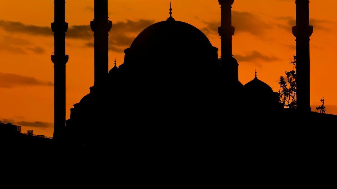 Doa Ketika Gerhana Matahari, Lengkap Beserta Artinya
