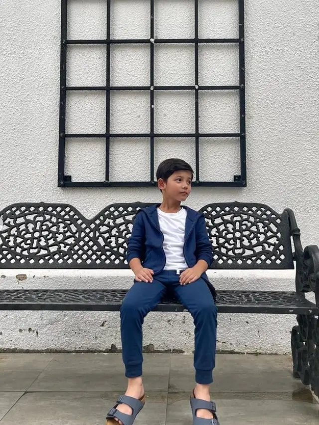 Potret Faqih Alaydrus bergaya keren (Instagram/@faqih_alaydruss)