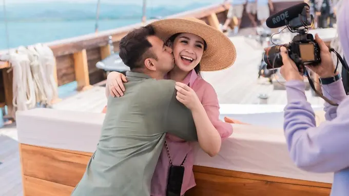 [Fimela] Potret Liburan Seru Keluarga Raffi Ahmad dan Nagita Slavina