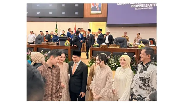 6 Potret Beby Tsabina di Acara Sertijab Ayah Mertua, Menawan Pakai Gamis Krem