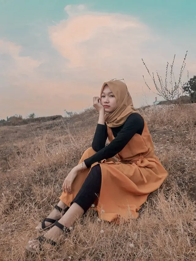 Model Video Klip Keke Bukan Boneka Berhijab, Ini 7 Potret Mita yang Memesona