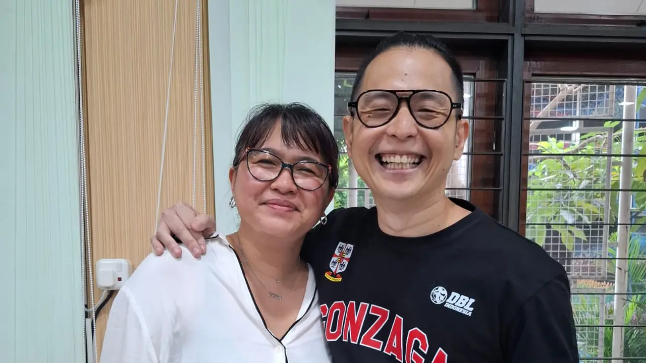 Ernest Prakasa dan Meira Anastasia