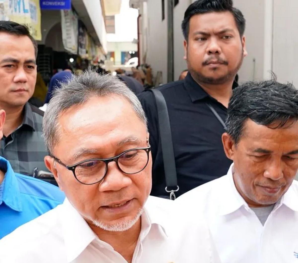 "Doakan saja mudah-mudahan nanti Desember kan hasilnya, mudah-mudahan kita menang," kata Mendag Zulkifli Hasan.