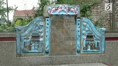 Sebagian warga tinggal di tengah kompleks makam Tiong Hoa.