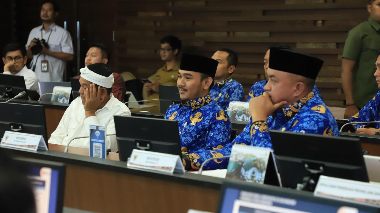 Bupati Bekasi Rapat Bareng Dedi Mulyadi Bahas Banjir, Ini Hasil dan Langkah Tegasnya