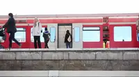 Orang-Orang Iseng Tutup Pintu Gerbong Kereta dengan Tembok Bata