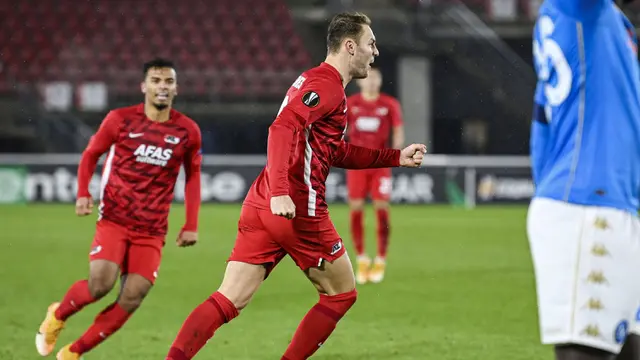 Foto Liga Europa: Napoli Ditahan AZ Alkmaar 1-1, Grup F Belum Tentukan Wakil ke 32 Besar