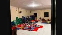 Sejumlah warga mengungsi akibat banjir di Kabupaten Bandung, Jawa Barat, Sabtu (15/3/2025). (Dok. BPBD Kabupaten Bandung)