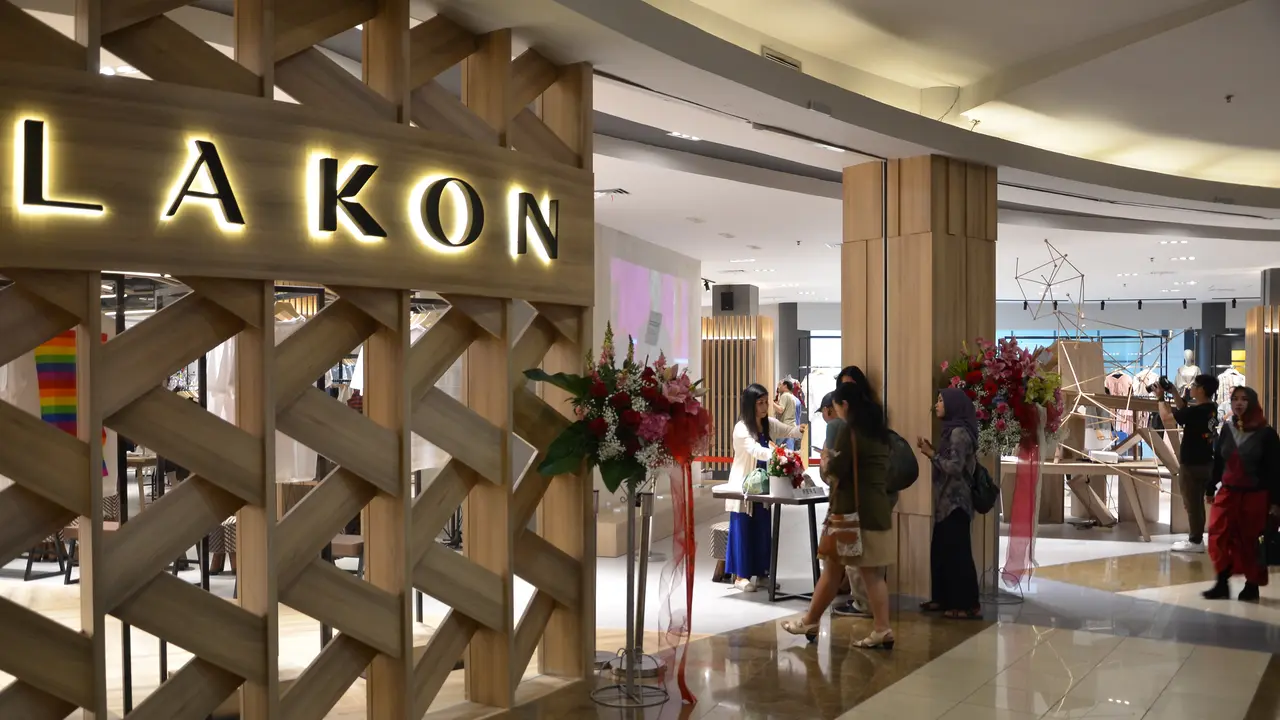Butik fashion bernuansa seni