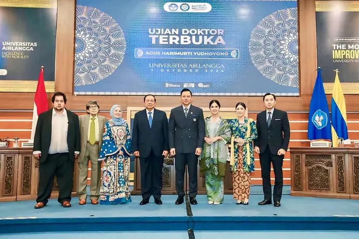 7 Potret AHY Raih Gelar Doktor di Unair, Rektor: Bukan Doktor Universal Studio