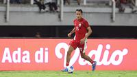 Pemain Timnas Indonesia, Miliano Jonathans (kanan) berusaha mencetak gol ke gawang Chinese Taipei dalam laga FIFA Matchday di Stadion Gelora Bung Tomo (GBT), Surabaya, Jumat (05/09/2025). (Bola.com/Abdul Aziz)