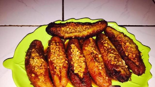 kuliner sanggara balanda cocok jadi teman mudik lebaran yang melelahkan (Liputan6.com/ Eka Hakim)