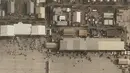 Foto satelit Planet Labs Inc., kendaraan dan pesawat yang ditinggalkan di bandara internasional Kabul, Afghanistan (31/8/2021).  Para pemimpin Taliban berjanji untuk mengamankan negara itu, dengan cepat membuka kembali bandara dan memberikan amnesti kepada mantan lawan. (Planet Labs Inc. via AP)